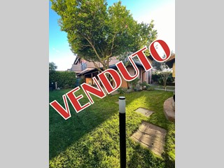 Villa in Vendita a Busnago, 242'000€, 130 m²