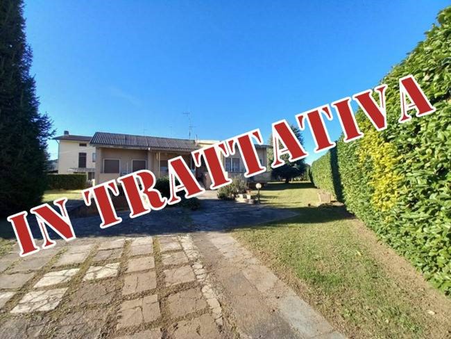 Villa in Vendita a Capriate San Gervasio, 249'000€, 180 m²