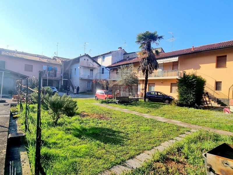 Bilocale in Vendita a Trezzo sull'Adda, 104'000€, 79 m²