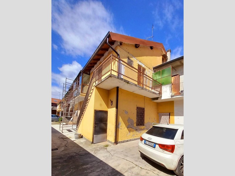 Casa Indipendente in Vendita a Basiano, 175'000€, 120 m²