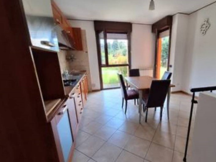 Trilocale in Vendita a Bernareggio, 185'000€, 103 m²