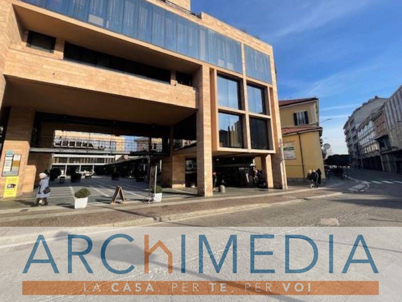 Ufficio in Affitto a Varese, 1'750&euro;, 125 m²