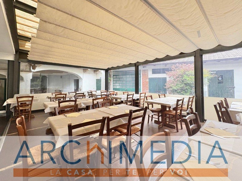 Attività commerciale in Vendita a Venegono Inferiore, 170'000€, 600 m²