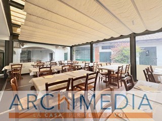 Attività commerciale in Vendita a Venegono Inferiore, 170'000€, 600 m²