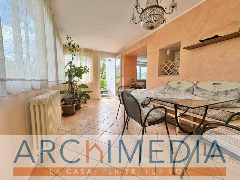 Villa in Vendita a Dumenza, 500'000€, 350 m²