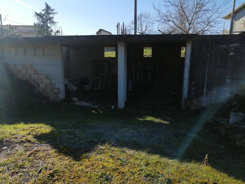 Terreno edificabile in Vendita a Basciano, 60'000€, 700 m²