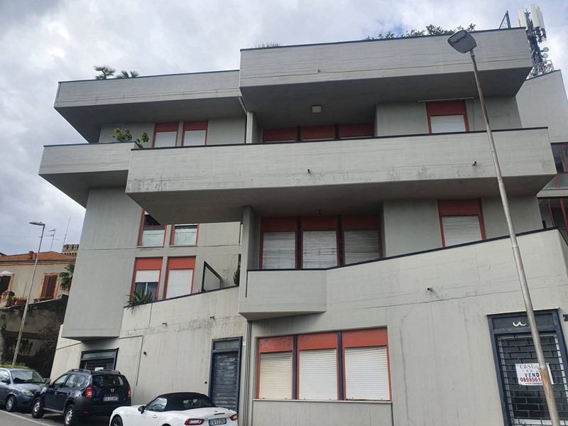 Ufficio in Vendita a Giulianova, 117'000€, 120 m²