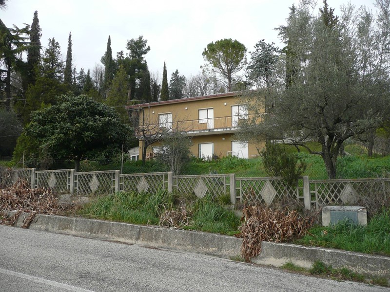 Casa Indipendente in Vendita a Teramo, 140'000€, 160 m²