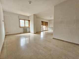 Appartamento in Vendita a Teramo, 150'000€, 160 m²