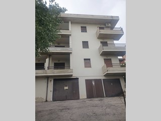 Appartamento in Vendita a Teramo, 100'000€, 105 m²