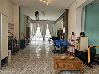 Immobile commerciale in Vendita a Giulianova, 299'000€, 170 m²