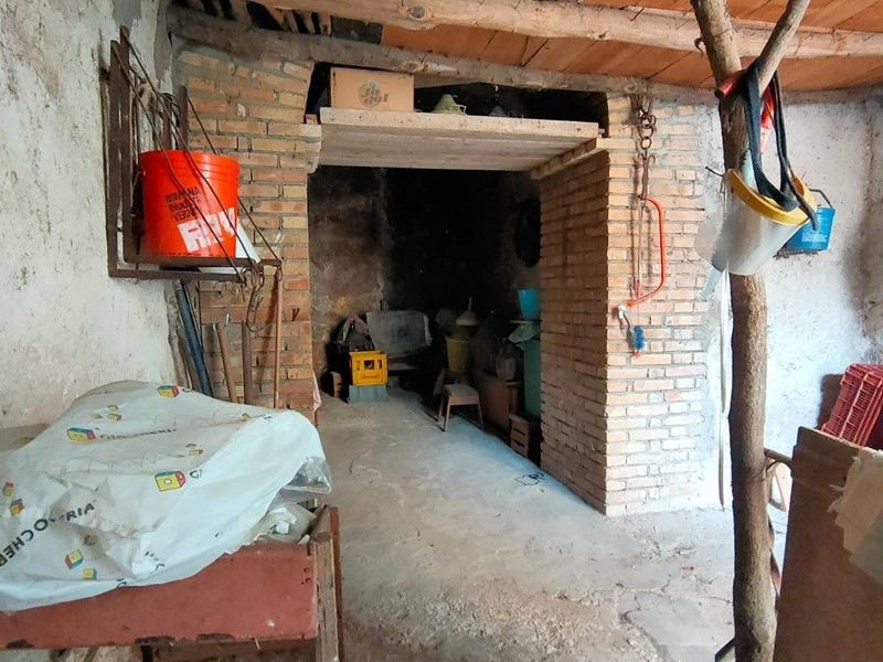 Magazzino in Vendita a Palombara Sabina, 8'500&euro;, 26 m²