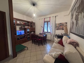 Trilocale in Vendita a Pontedera, 89'000€, 70 m²