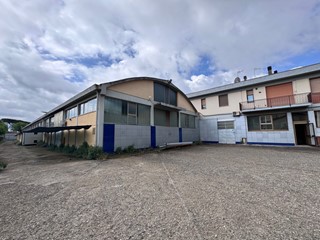 Capannone in Vendita a Santa Maria a Monte, 155'000€, 4500 m²