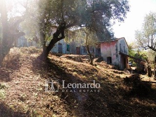 Casa Indipendente in Vendita a Massarosa, 450'000€, 330 m²