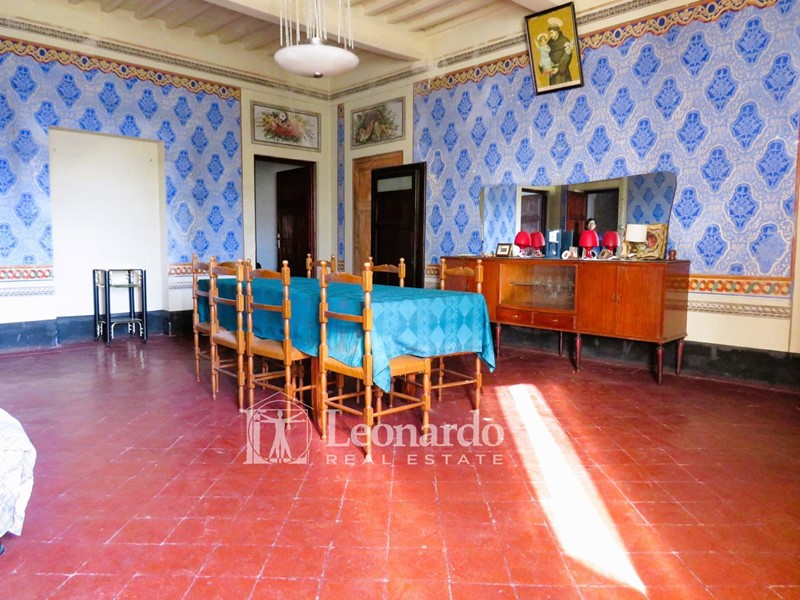 Casa Indipendente in Vendita a Lucca, 270'000&euro;, 500 m², con Box