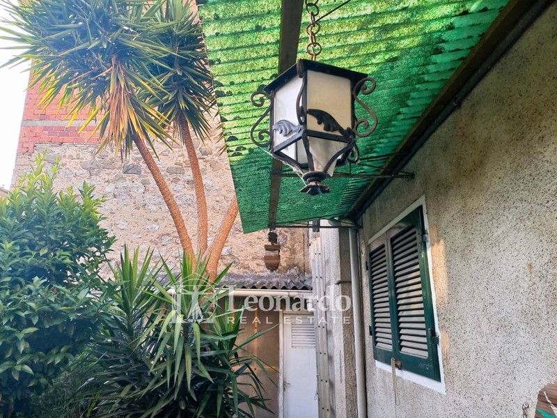 Casa Indipendente in Vendita a Massarosa, 248'000€, 310 m²