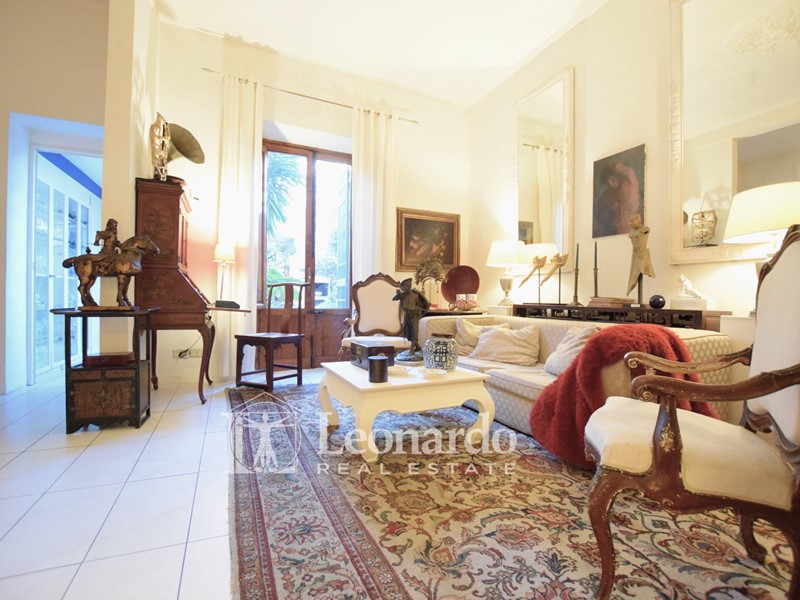Casa Indipendente in Vendita a Viareggio, 820'000€, 240 m²