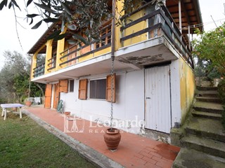 Casa Indipendente in Vendita a Massarosa, 270'000€, 140 m²