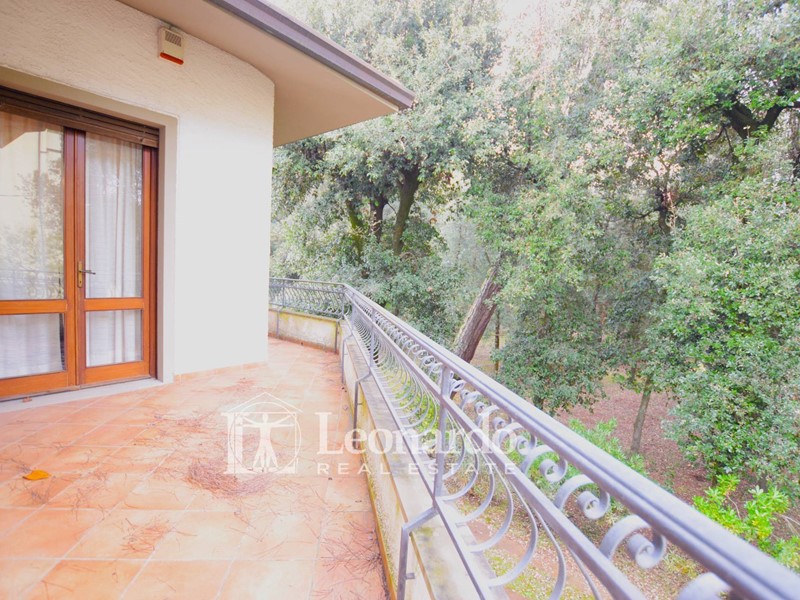 Casa Semi Indipendente in Vendita a Pietrasanta, 800'000€, 200 m²