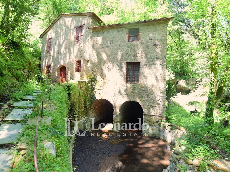 Villa in Vendita a Camaiore, 395'000&euro;, 160 m²