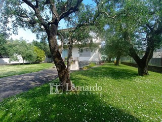 Villa in Vendita a Seravezza, 550'000&euro;, 230 m²