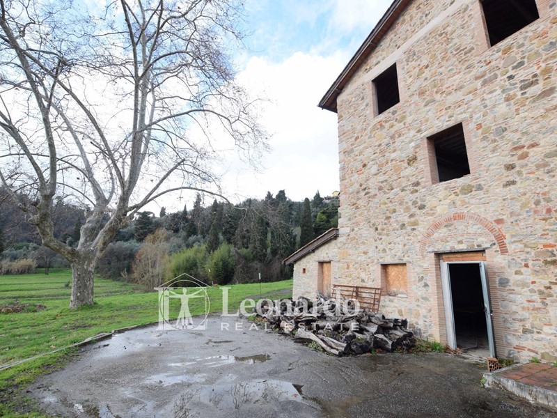 Villa in Vendita a Massarosa, 940'000€, 660 m²