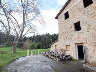 Villa in Vendita a Massarosa, 940'000€, 660 m²