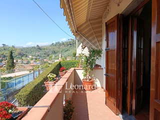 Villa in Vendita a Massarosa, 375'000€, 180 m²