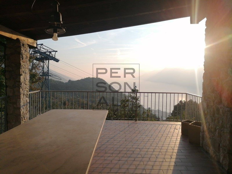 Villa in Vendita a Malcesine, 250 m²