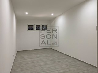 Ufficio in Affitto a Bolzano, 392€, 26 m²