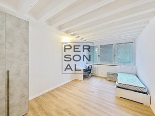 Appartamento in Affitto a Trento, 450€, 130 m²