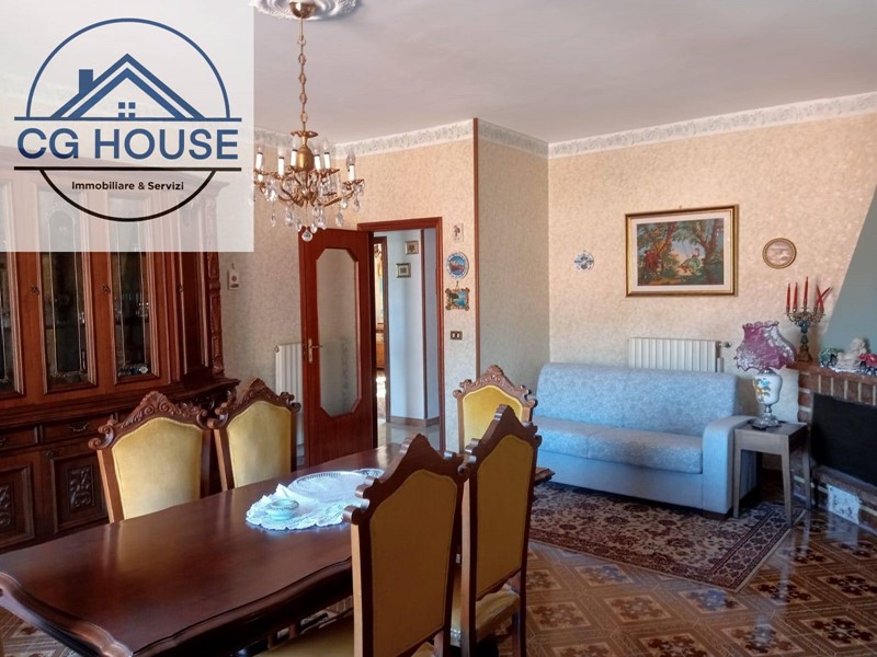 Casa Semi Indipendente in Vendita a Quindici, 95'000€, 190 m²