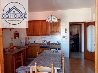 Casa Semi Indipendente in Vendita a Quindici, 95'000€, 190 m²