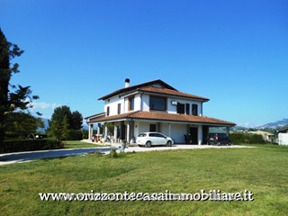 Villa in Vendita a Appignano del Tronto, 292 m²