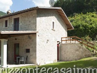 Villa in Vendita a Ascoli Piceno, 480'000€, 250 m²