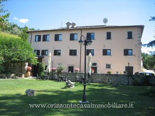 Casa Indipendente in Vendita a Ascoli Piceno, 1000 m²