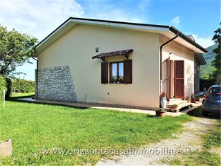 Villa in Vendita a Ascoli Piceno, 249'000€, 190 m²