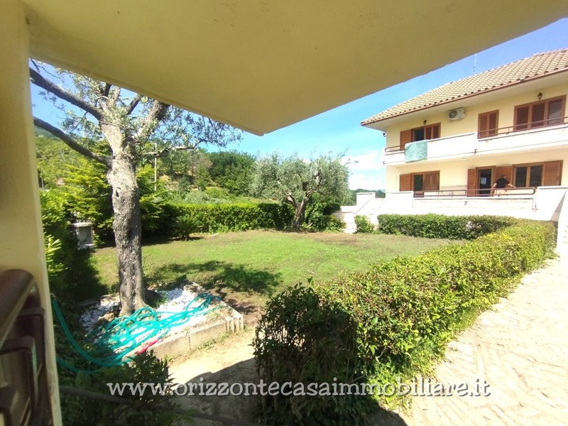 Quadrilocale in Vendita a Folignano, 125'000€, 11265 m²