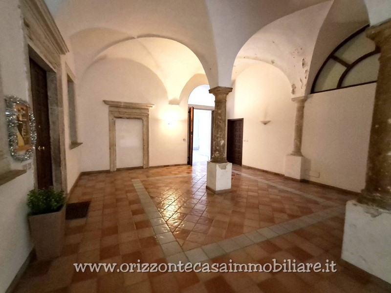 Ufficio in Affitto a Ascoli Piceno, 550€, 100 m²