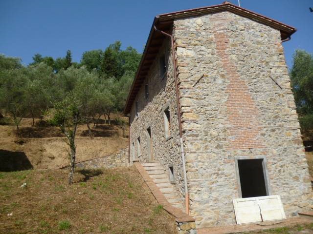 Rustico in Vendita a Massarosa, 550'000€, 210 m²