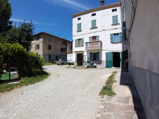 Casa Semi Indipendente in Vendita a Pavullo nel Frignano, 155'000€, 300 m²