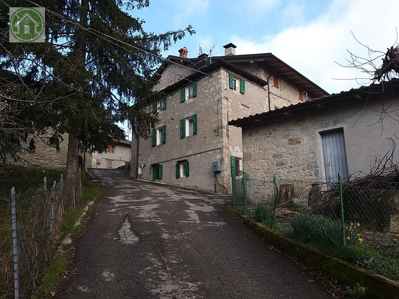 Casa Indipendente in Vendita a Pavullo nel Frignano, 75'000€, 100 m²