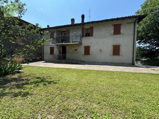 Casa Semi Indipendente in Vendita a Pavullo nel Frignano, 220'000€, 200 m²