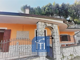 Casa Indipendente in Vendita a Sant'Elia Fiumerapido, 125'000€, 92 m²
