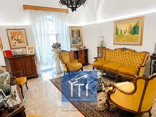 Casa Semi Indipendente in Vendita a Sant'Elia Fiumerapido, 219'000€, 200 m²