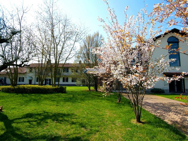 Casa Indipendente in Vendita a Pavia, 1'370'000€, 1200 m²