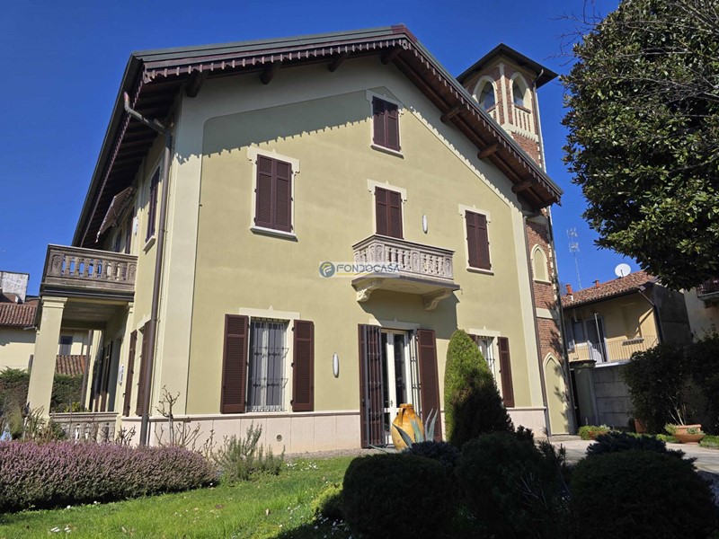 Villa in Vendita a Pavia, 1'350'000€, 458 m²