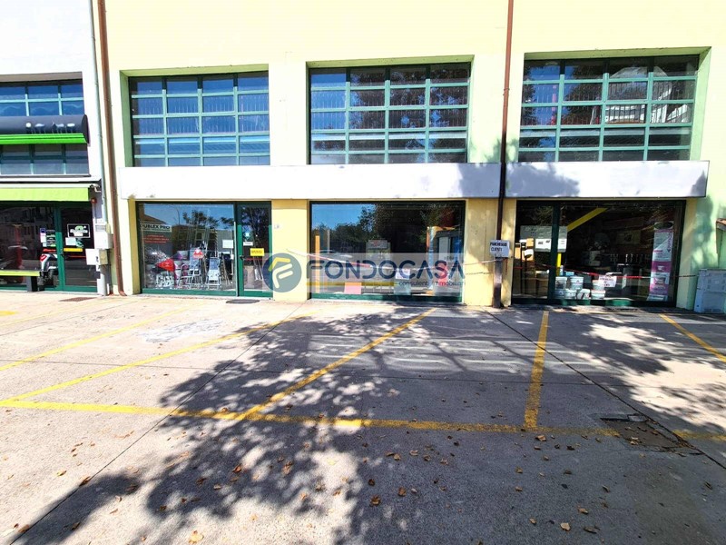 Immobile commerciale in Vendita a Pavia, 1'100'000€, 1007 m²