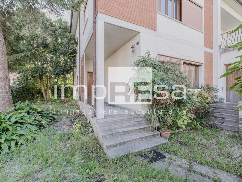 Casa Indipendente in Vendita a Vittorio Veneto, 330'000€, 356 m²